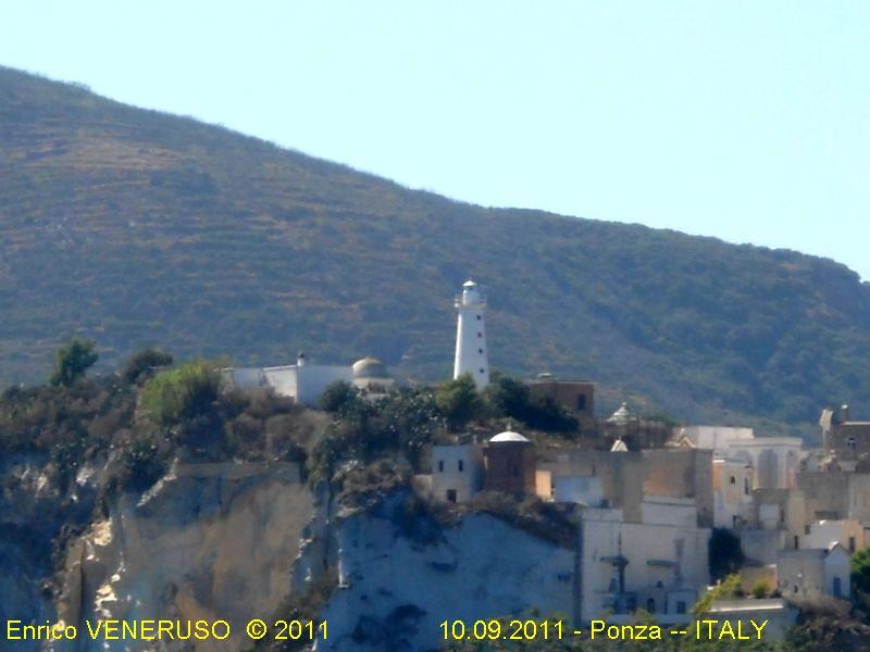 28 - Faro di Punta Madonna - Isola di Ponza - Punta Madonna's  lighthouse  - Ponza Island -  ITALY.jpg